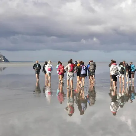 In Near Sandy Bréhal