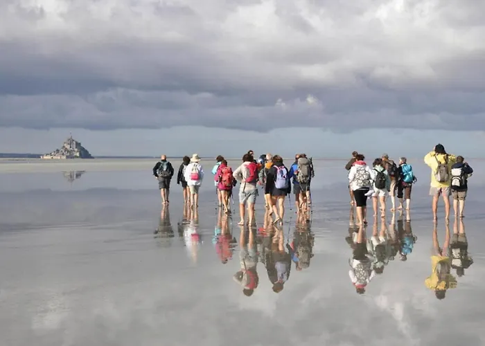 In Near Sandy Bréhal